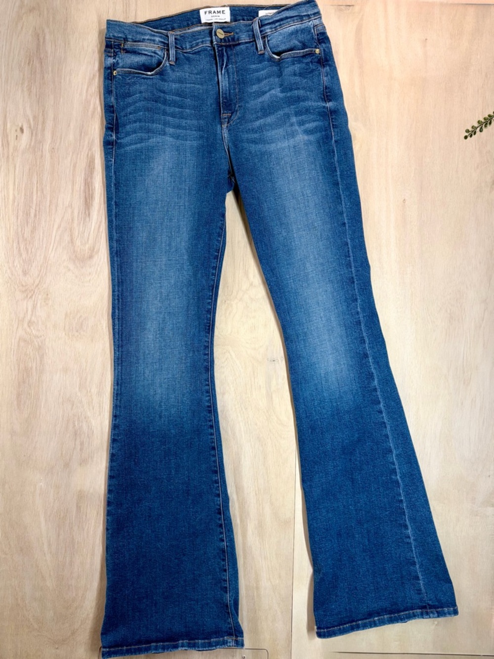 FRAME Le High Flare Jeans in Columbus Wash Size 31 High Rise Stretch long - Picture 2 of 11